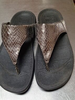 Fitflop Lulu Gold Snake-print With Black Footbed Cushioned Sandals.